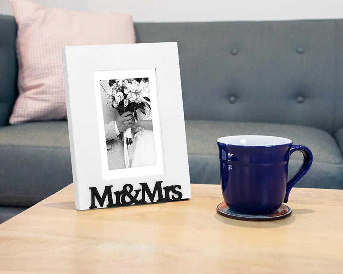 Isaac Jacobs Wood Sentiments “Mr & Mrs” Picture Frame, Newlywed Photo Gift for Wedding, Display on Tabletop, Desk