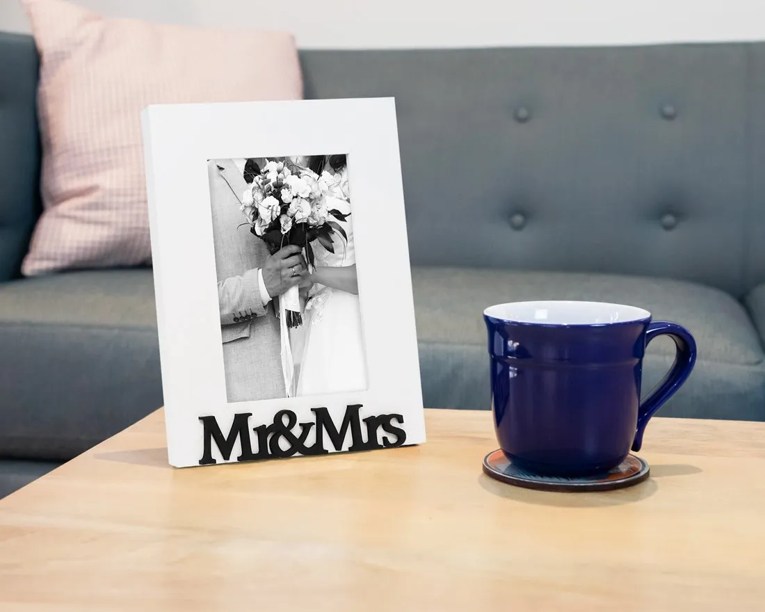 Isaac Jacobs Wood Sentiments “Mr & Mrs” Picture Frame, Newlywed Photo Gift for Wedding, Display on Tabletop, Desk